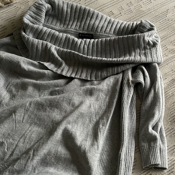 Grey cowl neck sweater, can be worn off the shoulder - Picture 2 of 2